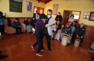 Adultos mayores de ELEAM de la comuna de San José de la Mariquina mejoran su calidad de vida gracias a musicoterapia