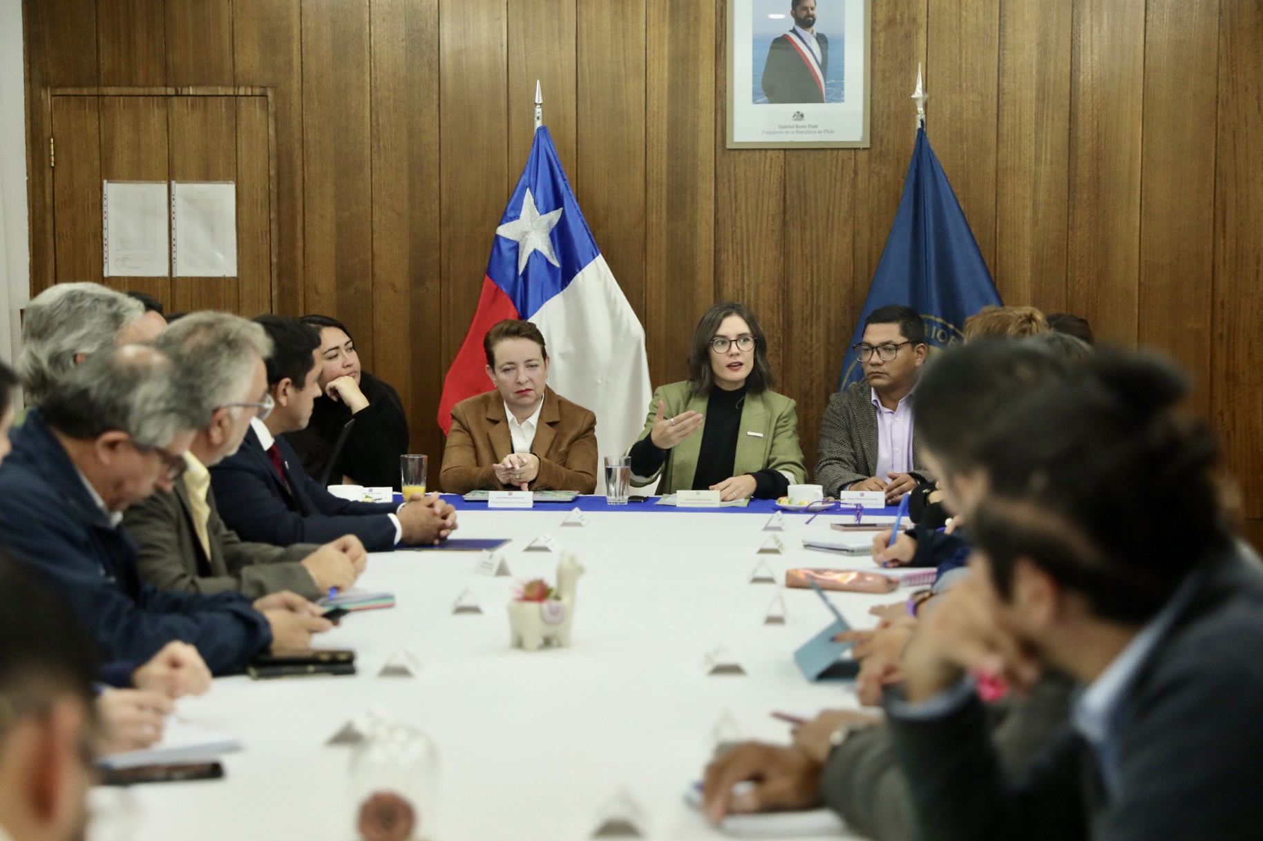 Ministra Camila Vallejo encabezando el Gabinete Regional de Antofagasta