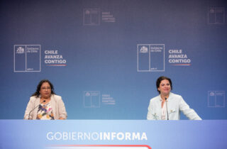 Panel de Gobierno Informa conformado por la ministra de la Mujer y Equidad de Género, Antonia Orellana, y la subsecretaria de la misma cartera, Luz Vidal